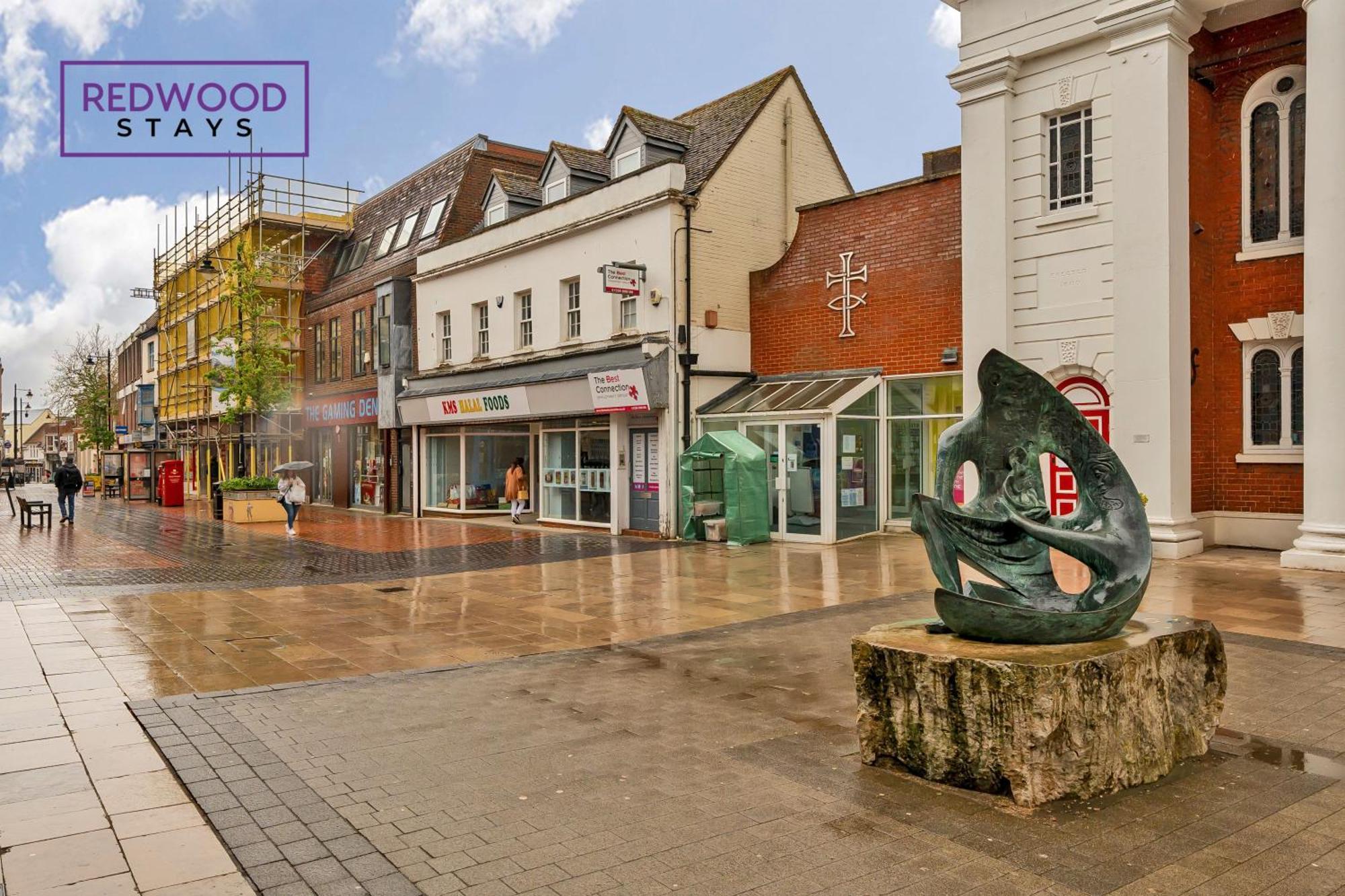 Festival Place Serviced By Redwood Apartment *